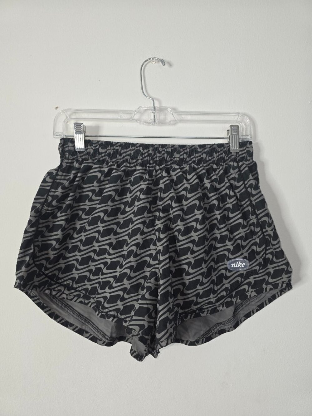 Women's Nike Dri-FIT Tempo Icon Clash Running Shorts Size L
